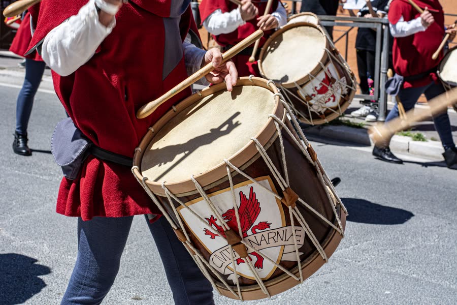 Drummers in medieval costume
