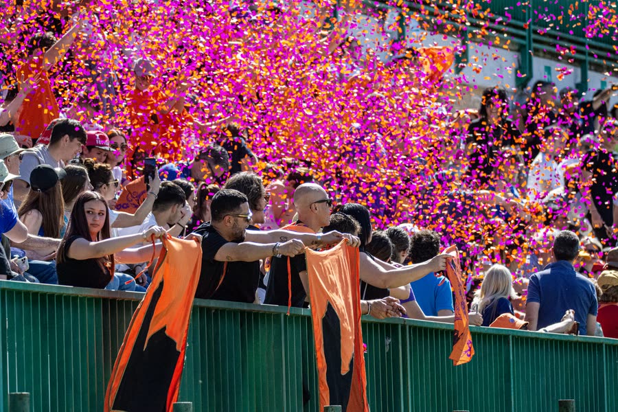 Confetti raining on the crowd at the Corsa all'Anello