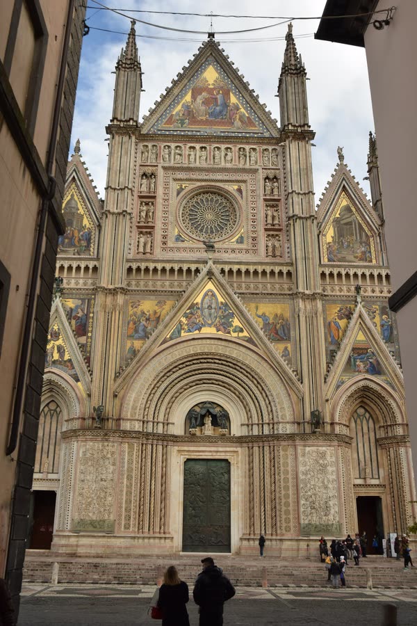 The carved façade of Orvieto cathedral