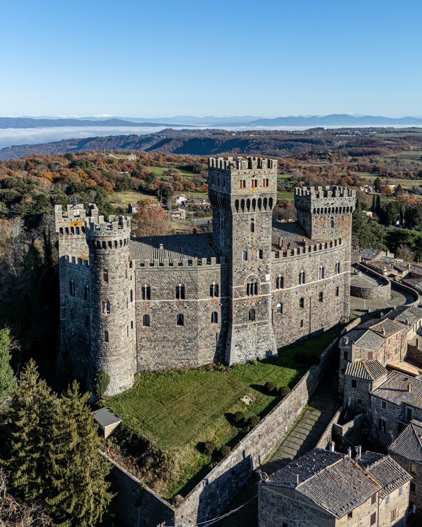 Il Castello di Torre Alfina visto dall'alto, Acquapendente